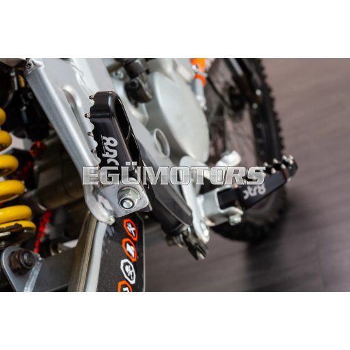 STR8 MX Evo CNC lábtartó készlet fekete, Derbi