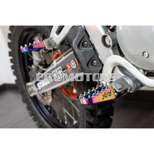 STR8 MX Evo CNC lábtartó készlet neokróm, Derbi