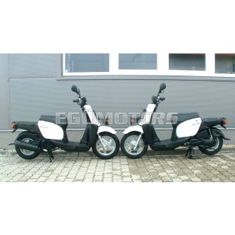 Yamaha Gear futár robogó, 50 ccm, 4T