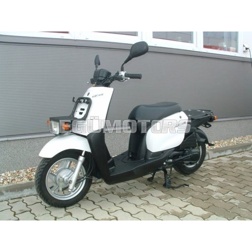 Yamaha Gear futár robogó, 50 ccm, 4T