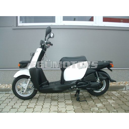 Yamaha Gear futár robogó, 50 ccm, 4T