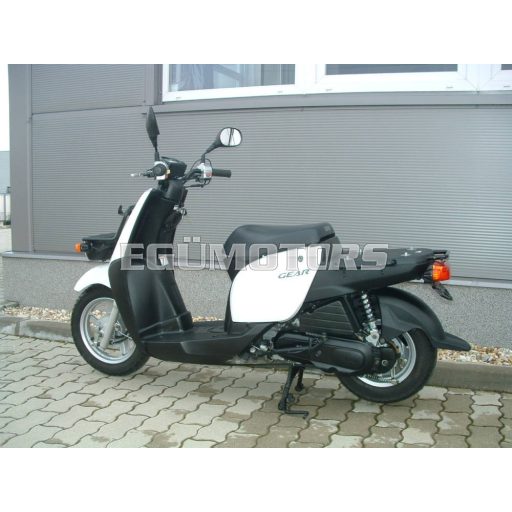 Yamaha Gear futár robogó, 50 ccm, 4T