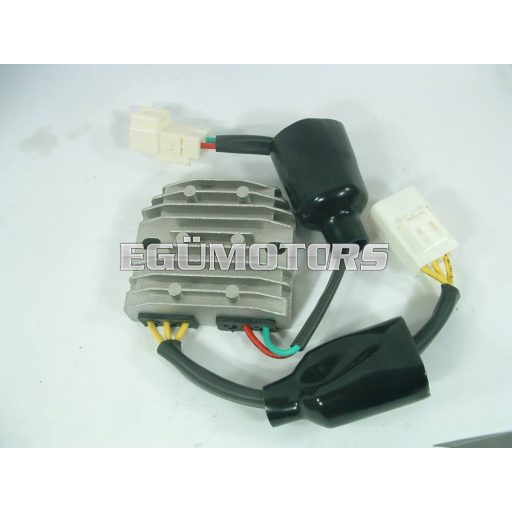 Univerzális, Vicma  feszültségszabályzó, 250/1100 ccm